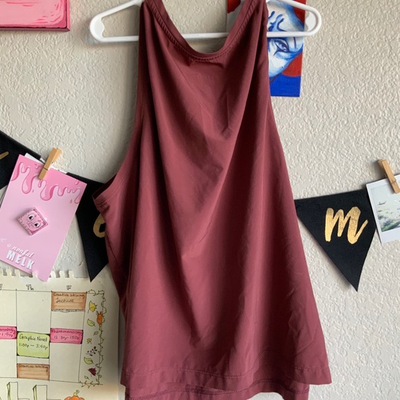 Old Navy Active High Neck Tank Go-Dry Size L - Picture 4 of 5